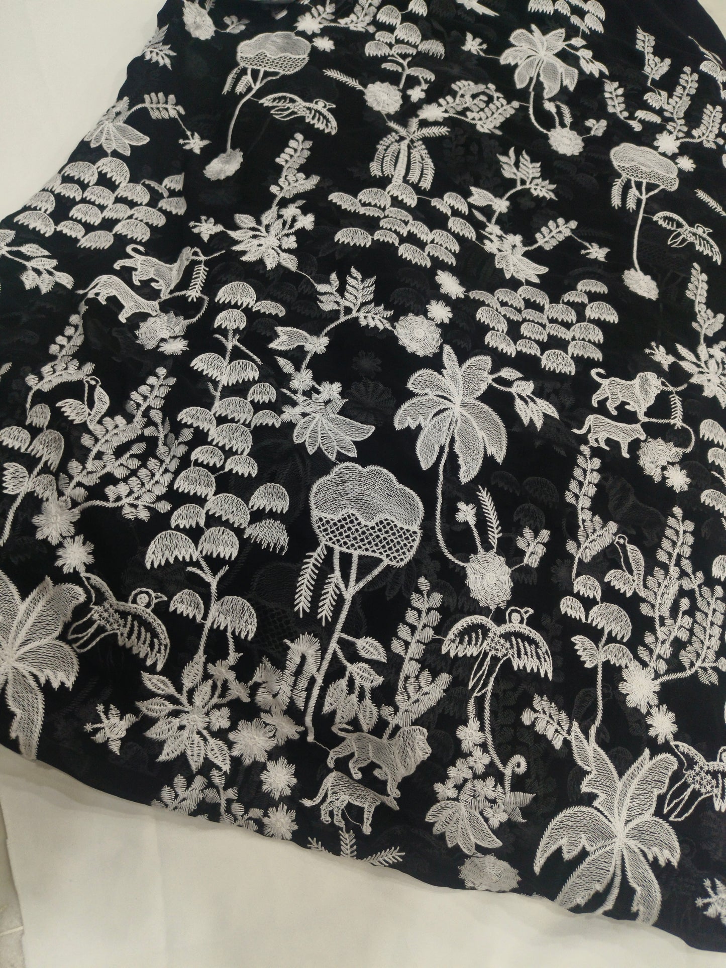 Wedding Wear for Men – Embroidered Kurta with Relaxed Fit Pathani Salwar